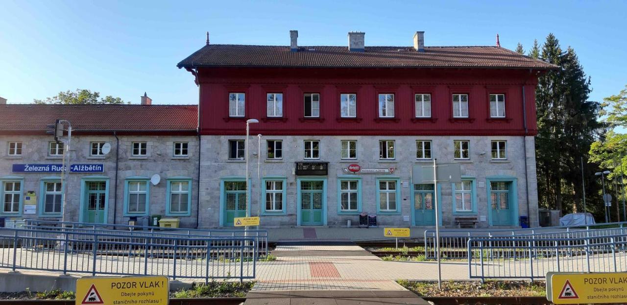 Апарт отель Dopravna Alzbetin Железна-Руда Экстерьер фото